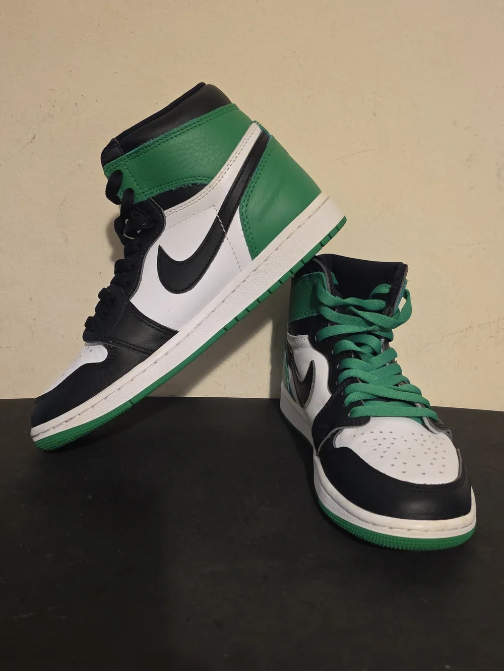 FOR SALE AIR JORDAN 1 RETRO HIGH OG 
